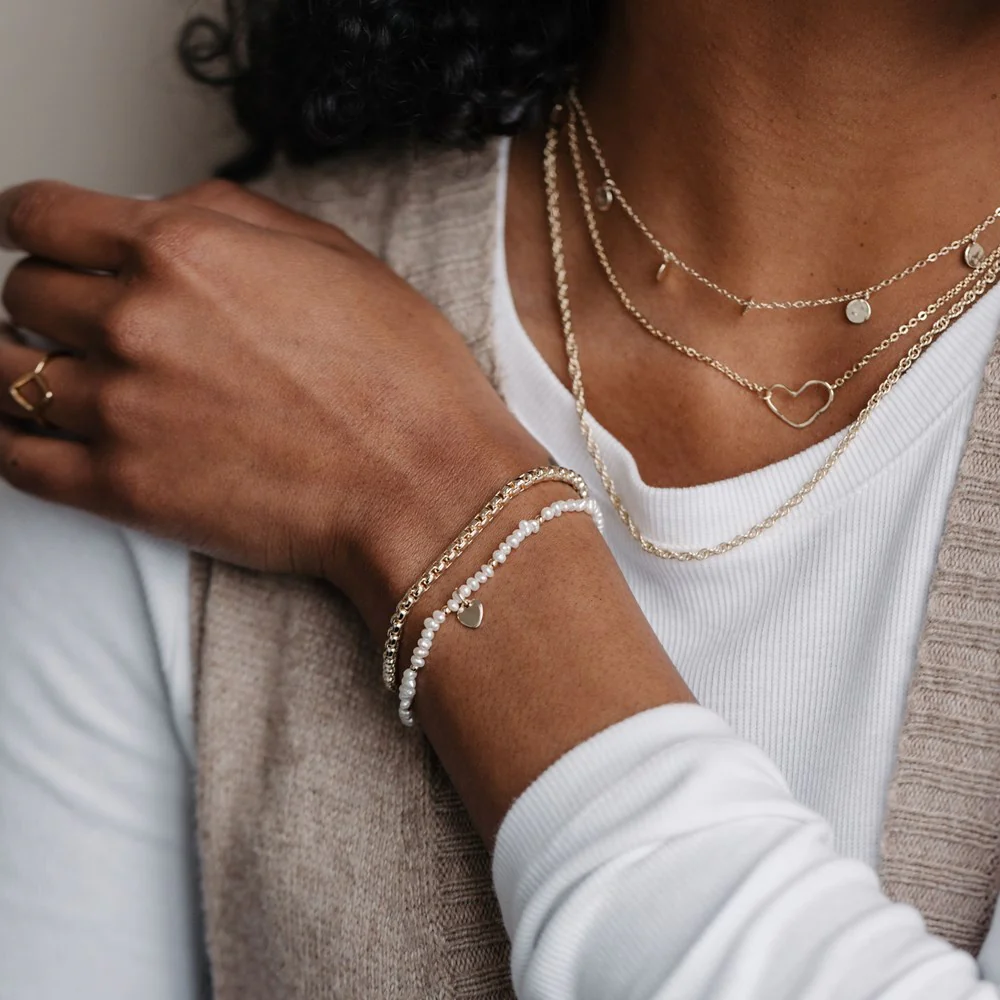 Amado Essentia Bracelet - Gold/White Pearl - Image 2