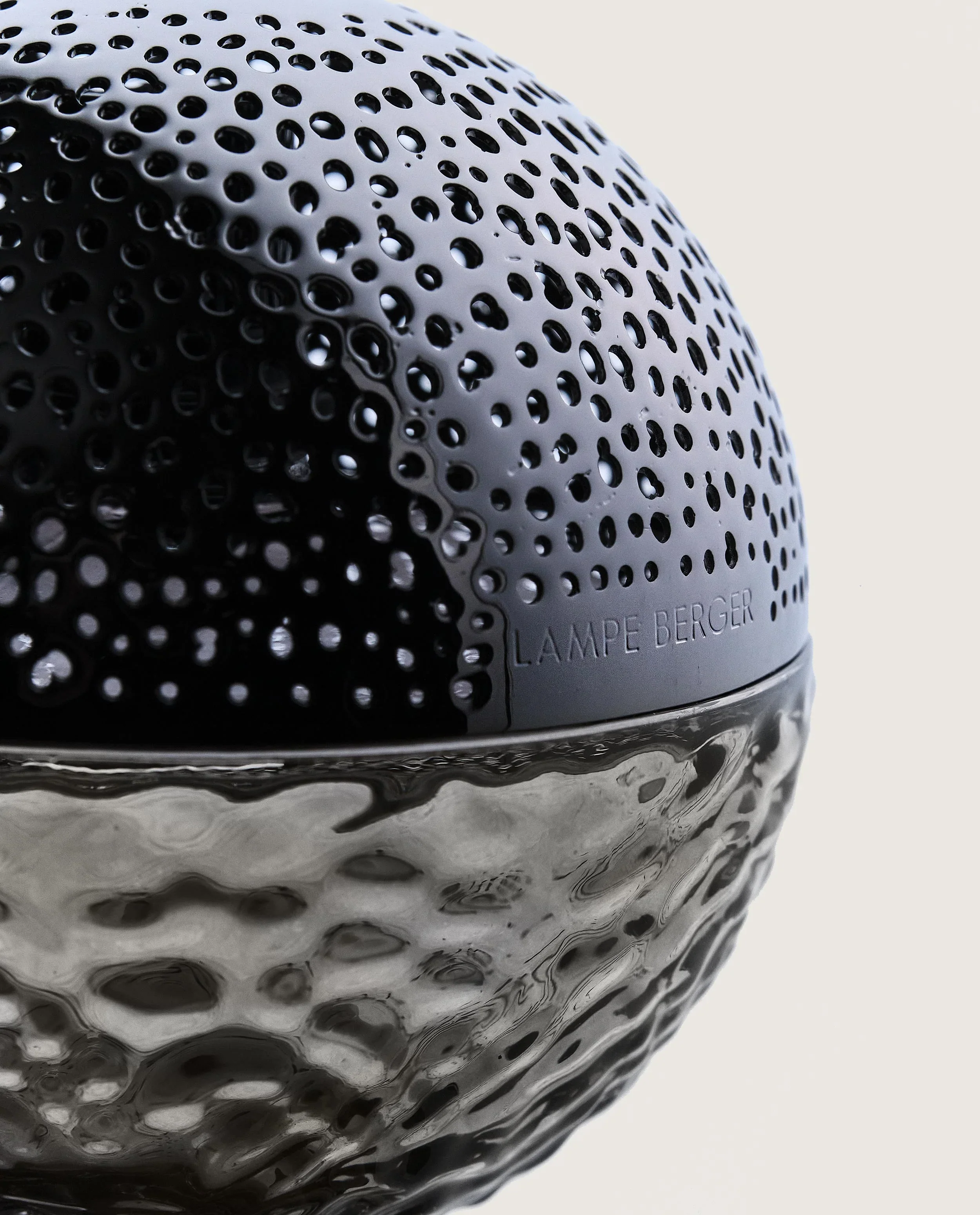 Black Gravity Lamp - Image 2
