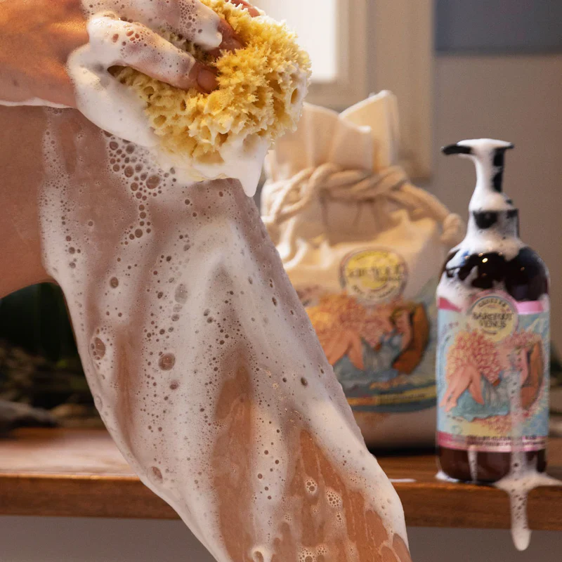 Coconut Kiss Cleansing Wash - Image 2