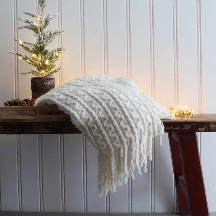 Cream Woven Knit Tassel Throw - Image 2