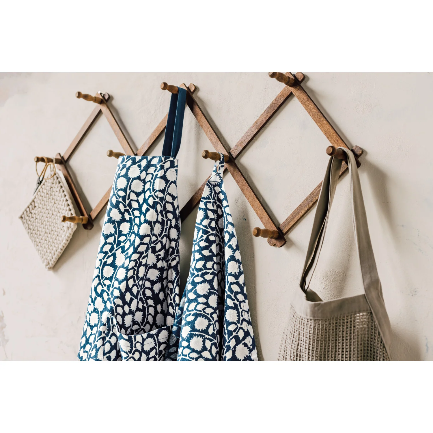 Dove Gray Mercado Tote Bag - Image 2