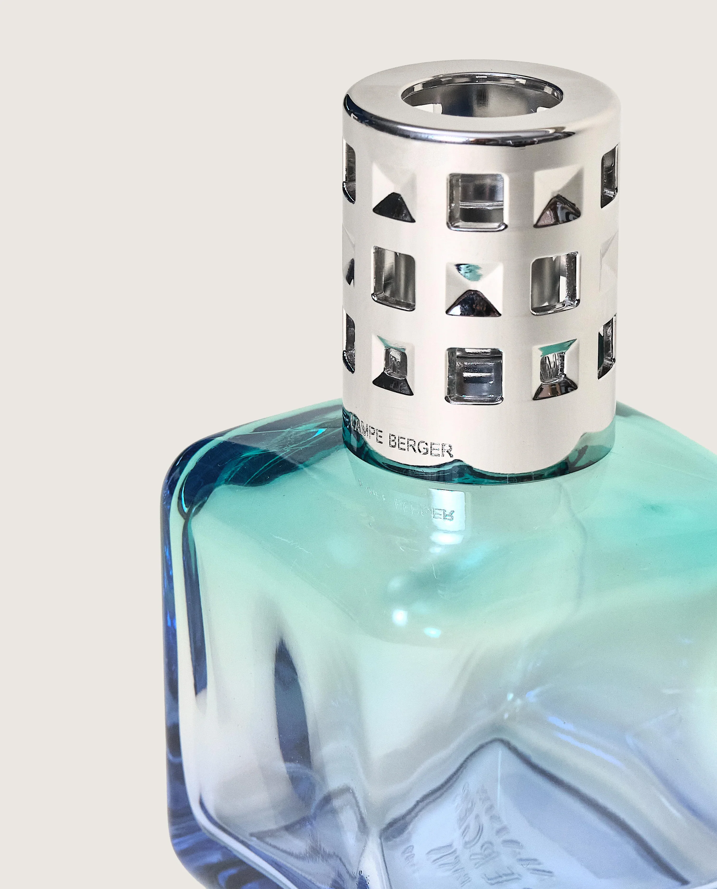 Glaçon Turquoise-Blue Gradient Lamp Gift Set - Image 2