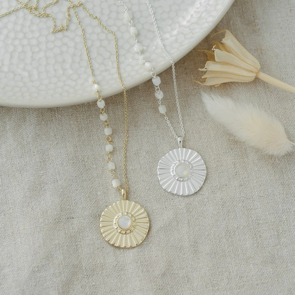 Godiva Necklace -Gold/Mother of Pearl - Image 3