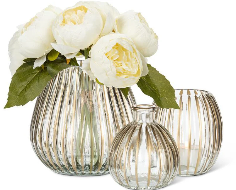 Medium Ribbed Wide Bottom Vase with Gold Stripes - Image 3