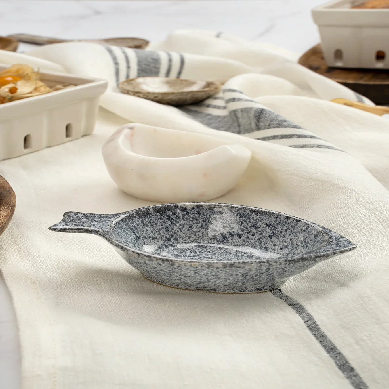 Petra Porcelain Fish Dish - Image 2