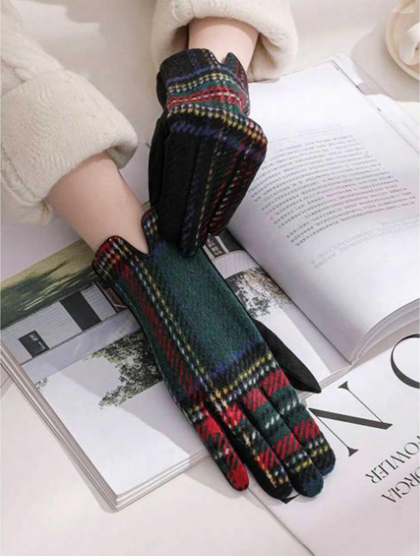 Green Plaid Touch Screen Gloves