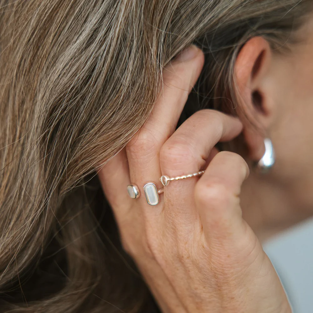 Stone Sister Ring - Gold/Mother Of Pearl - Image 2