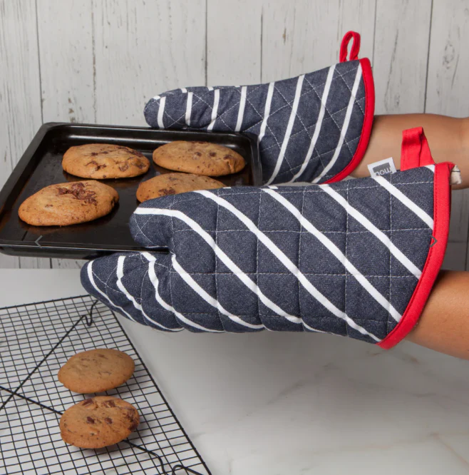 Superior Butcher Stripe Oven Mitt Pair - Image 3