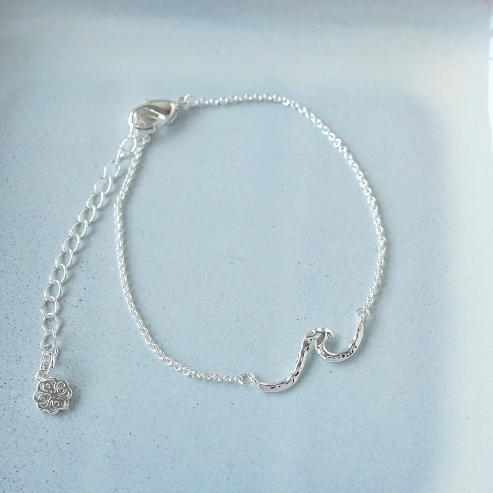 Tiny Wave Chain Bracelet - Silver